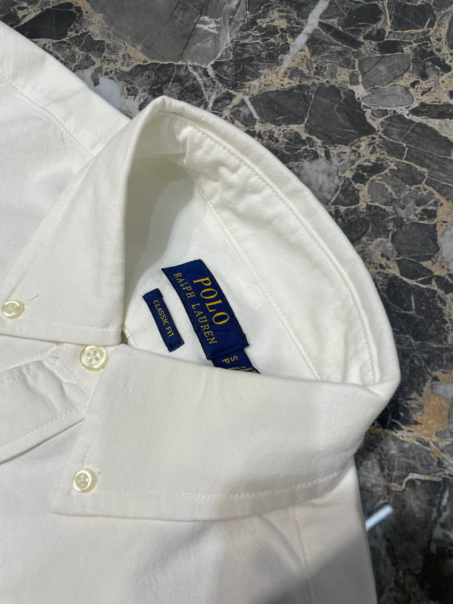 P370 Ralph Lauren 🌟 War Horse solid color shirt, macaron color, white upper body, loose fit, contrasting embroidery design on the cuffs and chest, button closure, can be paired with a skirt of the same color Size: xs-xl